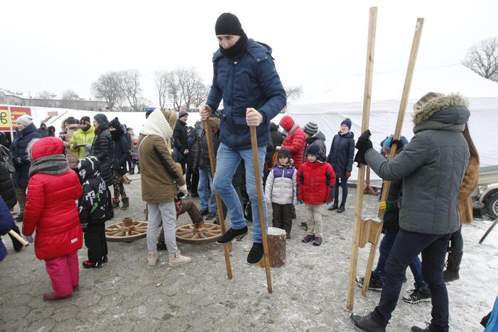 Klaipėdiečiai nenusižengė tradicijoms: per Užgavėnes išdykavo ir sudegino Morę