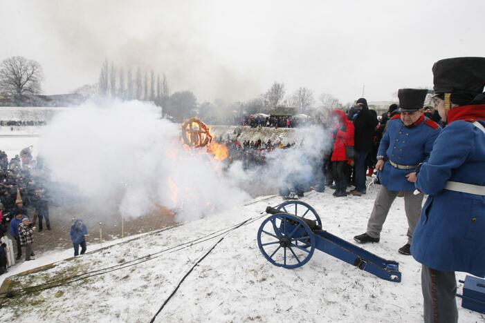 Klaipėdiečiai nenusižengė tradicijoms: per Užgavėnes išdykavo ir sudegino Morę