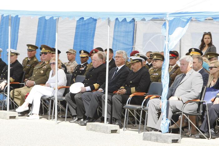 Karinių jūrų pajėgų vadų pasikeitimo ceremonija.