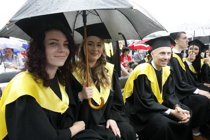 Diplomų įteikimas Klaipėdos universitete