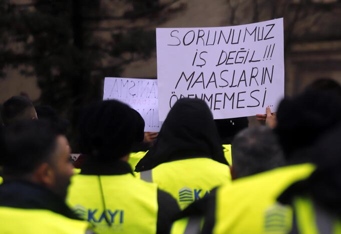 S. Dariaus ir S. Girėno stadioną stačiusių turkų protesto akcija