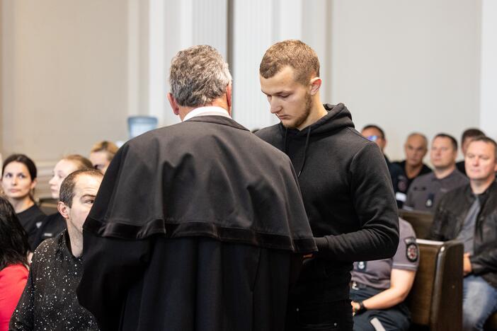 Moterį nušovusio Vilniaus pareigūno teismo posėdis