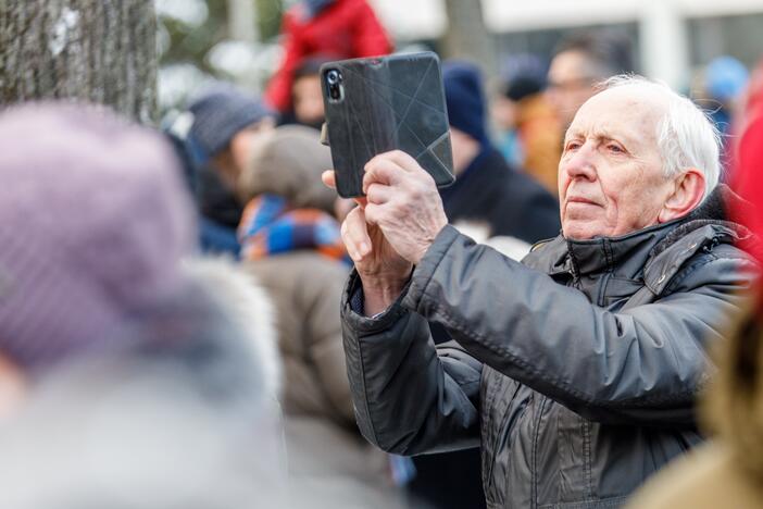 Skulptūros „ė“ raidei atidengimo renginys Studentų skvere