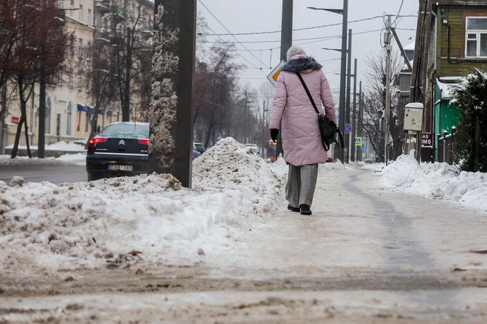 Eismo sąlygas Kaune sunkina plikledis 