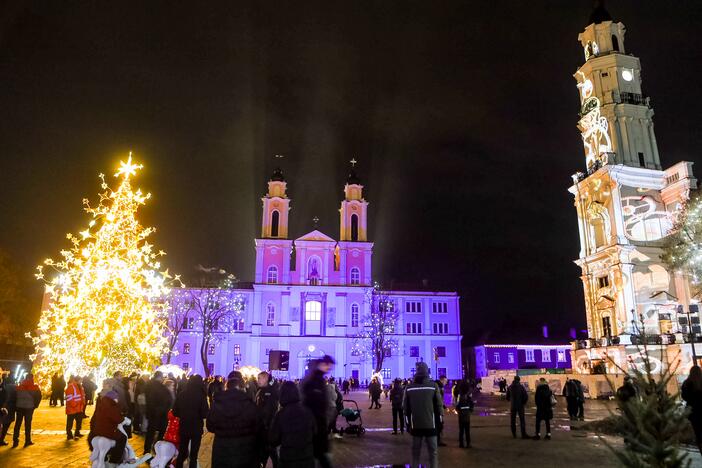 Kaunas 2023-iuosius pasitiko su muzika ir vaizdais!