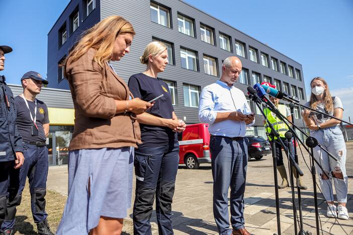 Spaudos konferencija apie gaisrą įmonėje „Žalvaris“