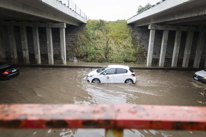 Potvynis po Avižienių viaduku