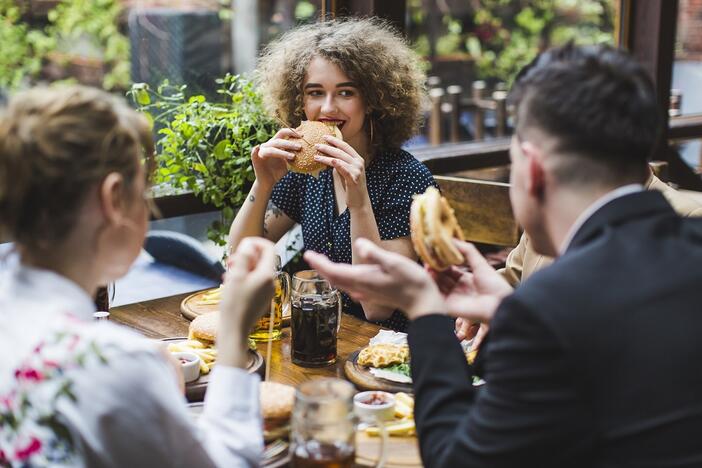 Seimas – prieš PVM lengvatos pratęsimą restoranams