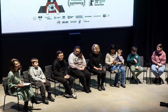 Dokumentinio filmo „Mėlyna kaip apelsinas žemė“ herojų konferencija