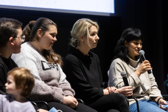 Dokumentinio filmo „Mėlyna kaip apelsinas žemė“ herojų konferencija