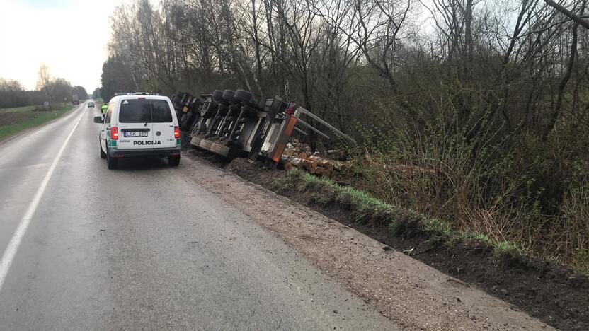 Komedija „Be 5 Min. Vedę“