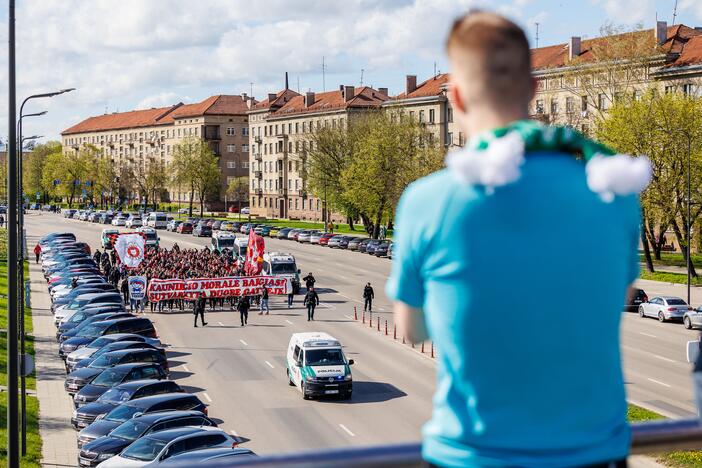  Krepšinio sirgalių eisena Kaune