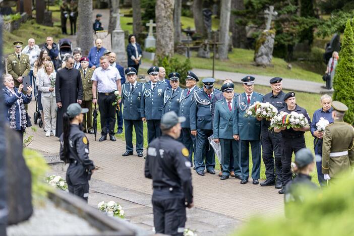 Medininkų žudynių pagerbimo ceremonija Antakalnio kapinėse