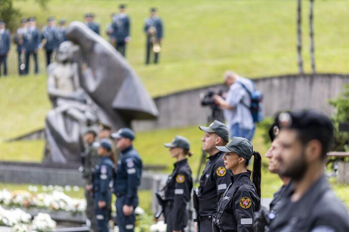 Medininkų žudynių pagerbimo ceremonija Antakalnio kapinėse