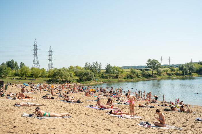 Kauniečių poilsis prie vandens telkinių