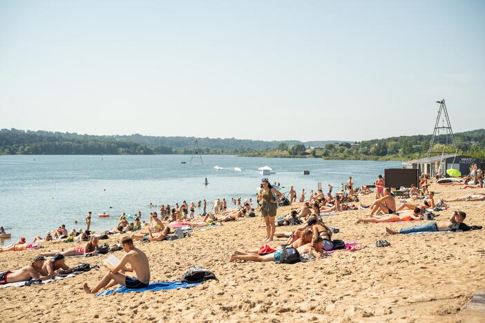 Kauniečių poilsis prie vandens telkinių