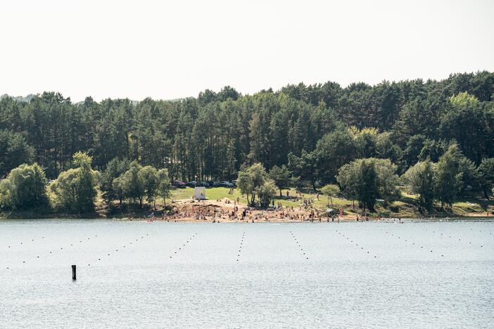 Kauniečių poilsis prie vandens telkinių