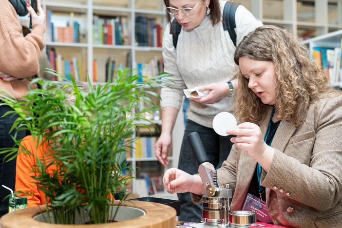 Pirmasis „Ąžuolyno“ bibliotekos savaitgalis – pilnas šurmulio