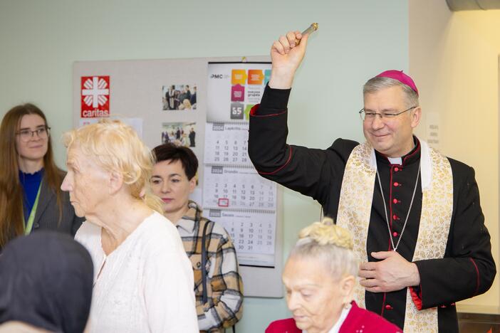 Šventiniai Kūčių pusryčiai vargstantiems