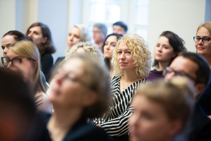 Diskusija apie stereotipus darbo rinkoje