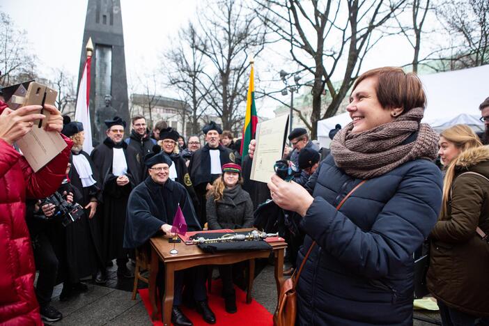 VU akcija: dalijo „Diplomus už Ačių"