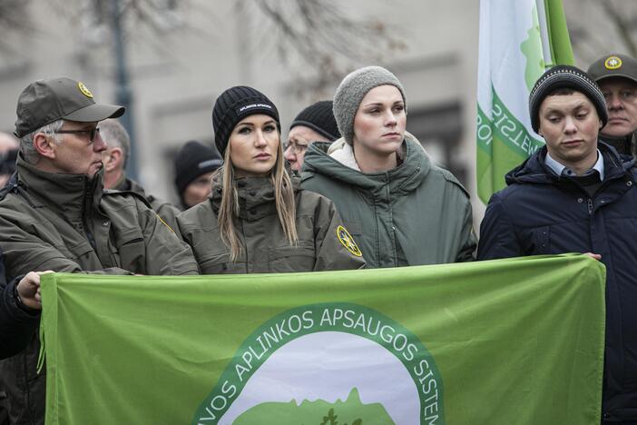 Pareigūnų protestas prie Seimo