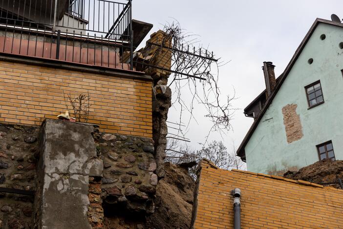 Vilniuje, Paupio gatvėje, nugriuvo siena