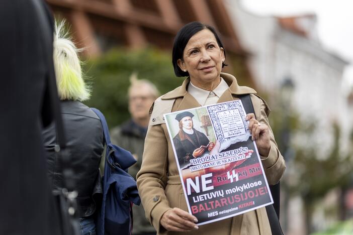 Protesto akcija prieš nacionalinių mokyklų uždarymą Baltarusijoje