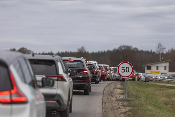 Vėlinių rytas Karveliškių kapinėse