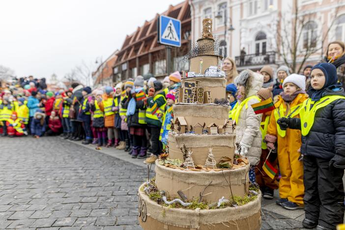 Vilniuje – iškilminga vėliavų pakėlimo ceremonija