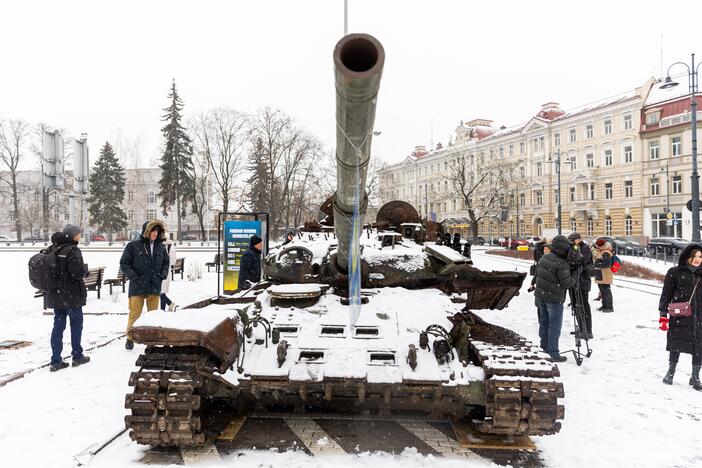 Vilniuje eksponuojamas ukrainiečių sunaikintas rusiškas tankas