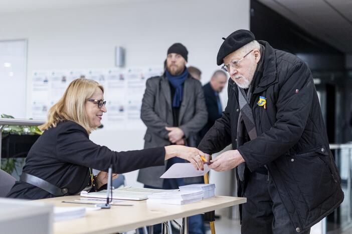 Lietuvoje prasidėjo išankstinis balsavimas savivaldybių tarybų ir merų rinkimuose