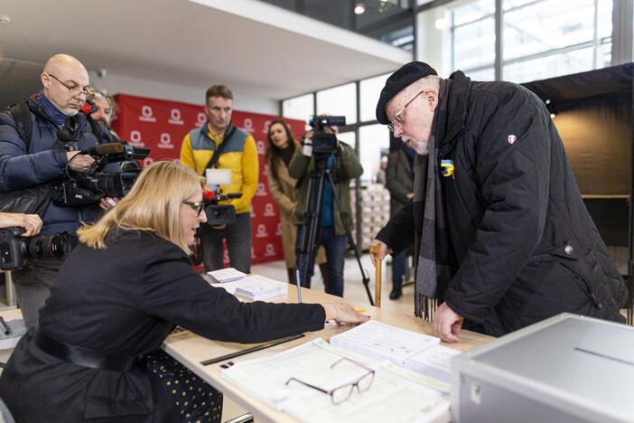 Lietuvoje prasidėjo išankstinis balsavimas savivaldybių tarybų ir merų rinkimuose