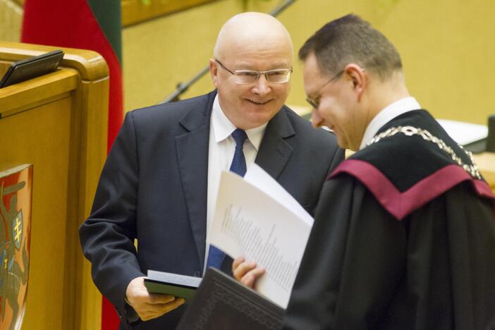 Naujas Seimas susirinko į pirmąjį posėdį