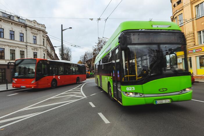 Statistika: 2023 m. Lietuvoje autobusais ir troleibusais pervežta 321 mln. keleivių.