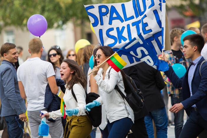 Šventinė VU dėstytojų ir studentų eisena