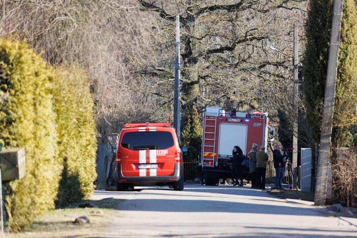 Kaišiadorių rajone sudegė katilinė: ugniagesiams pavyko išgelbėti namą