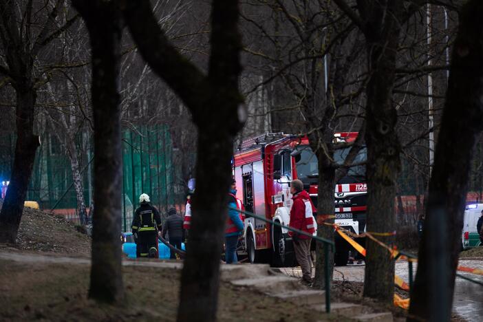 Keturis butus Viršuliškių daugiabutyje surijo liepsnos