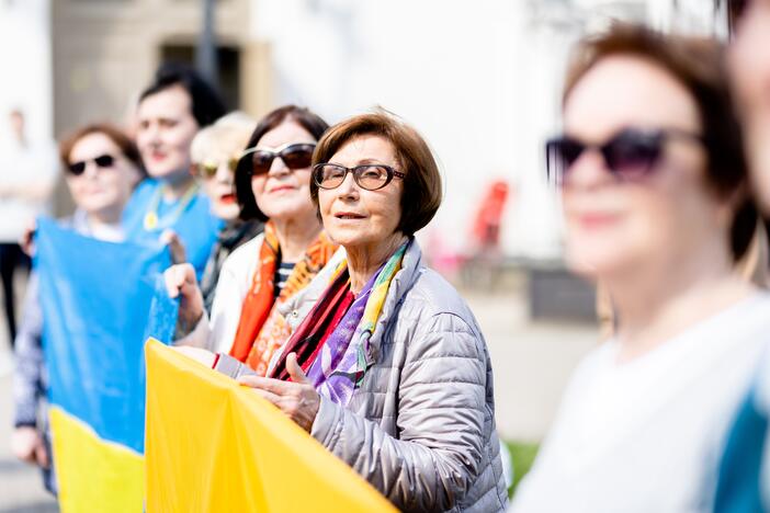 Saulėgrąžų sodinimo akcija Tuskulėnų rimties parke