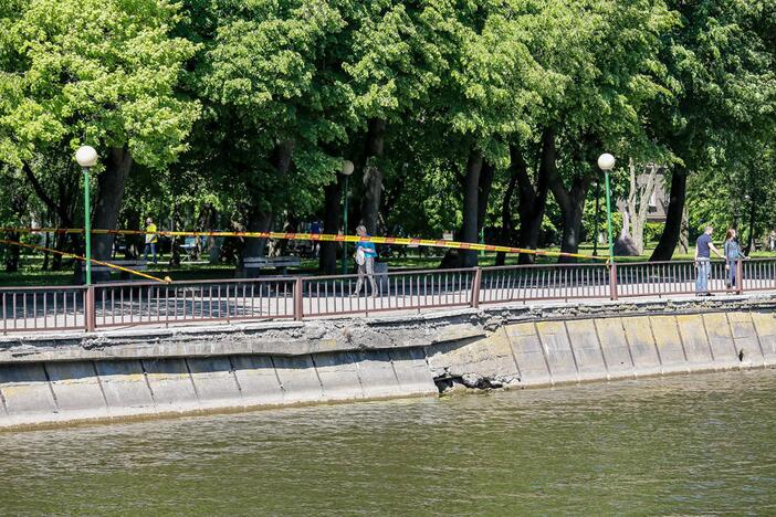 Situacija: 2017-aisiais įgriuvus Dangės krantinei, iki šiol čia niekas nepasikeitė.