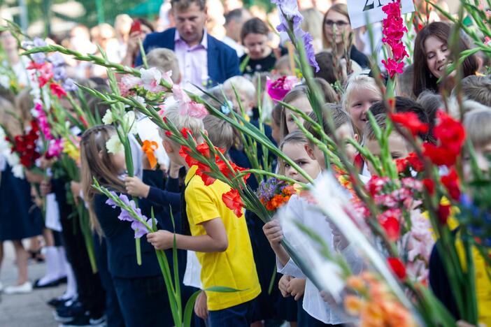 G. Nausėda apsilankė Vilniaus Jono Basanavičiaus progimnazijoje