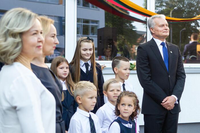 G. Nausėda apsilankė Vilniaus Jono Basanavičiaus progimnazijoje