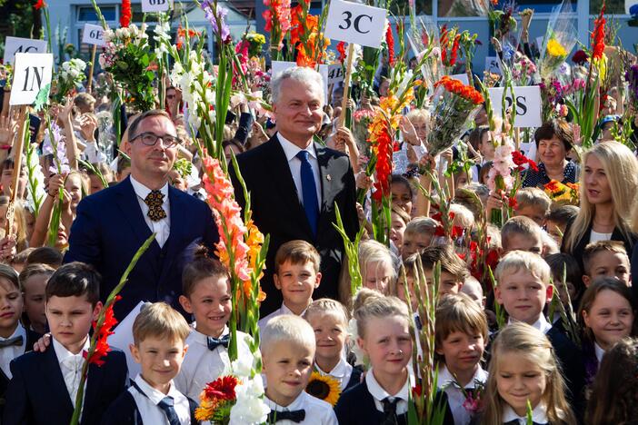 G. Nausėda apsilankė Vilniaus Jono Basanavičiaus progimnazijoje