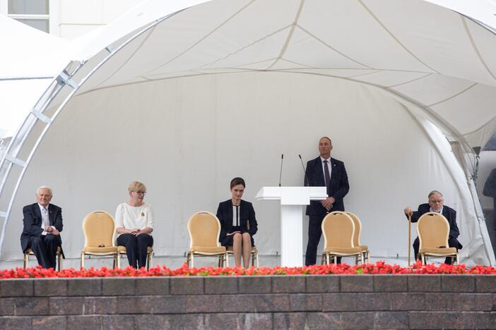 Valstybės vėliavų pakėlimo ceremonija