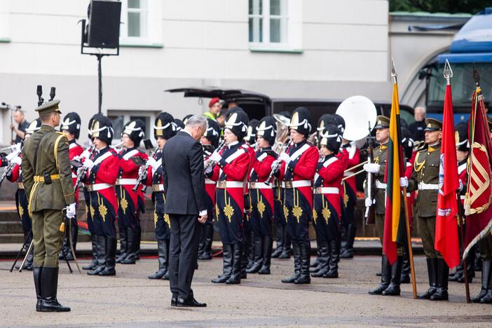 Valstybės vėliavų pakėlimo ceremonija