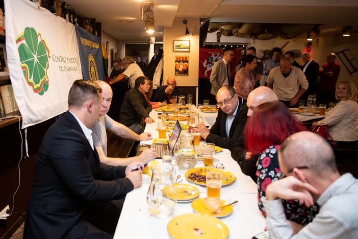 Seimo rinkimų rezultatų laukimas: Centro partija-Tautininkai