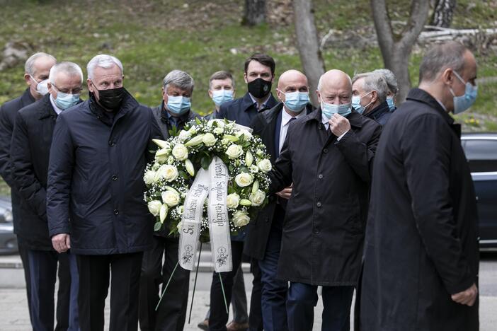 Sostinėje atsisveikinama su anapilin iškeliavusiu K. Glavecku