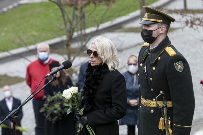 Seimo narys K. Glaveckas atgulė amžinojo poilsio