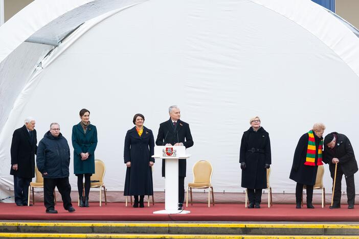 S. Daukanto aikštėje – Baltijos valstybių vėliavų pakėlimo ceremonija