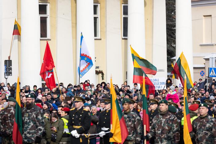 S. Daukanto aikštėje – Baltijos valstybių vėliavų pakėlimo ceremonija